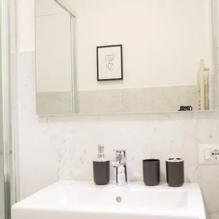 Lägenhet Casa Anna - Spacious In Center And Porta Nuova Station *