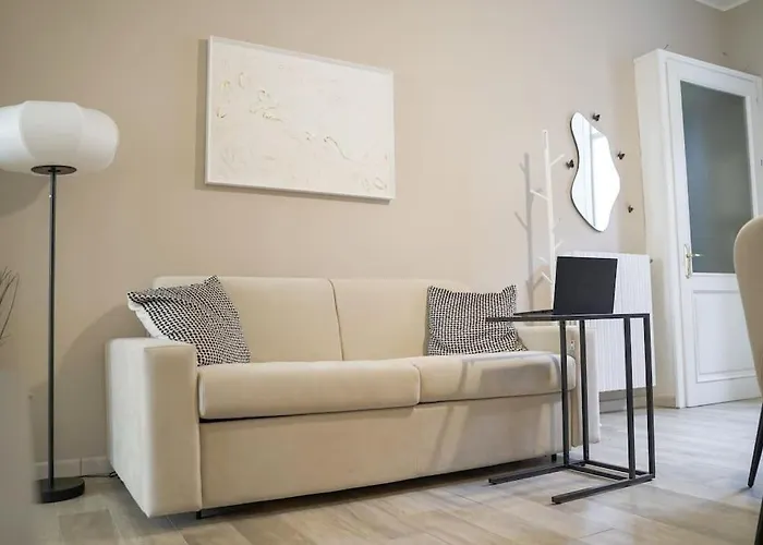 Casa Anna - Spacious In Center And Porta Nuova Station *