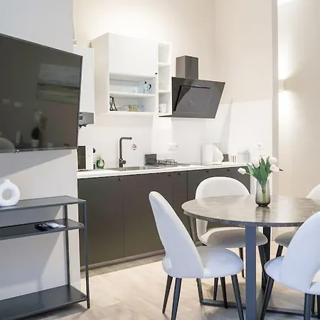 Casa Anna - Spacious In Center And Porta Nuova Station 아파트
