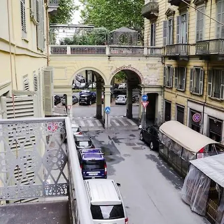 Casa Anna - Spacious In Center And Porta Nuova Station *