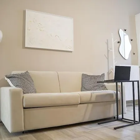 Casa Anna - Spacious In Center And Porta Nuova Station *