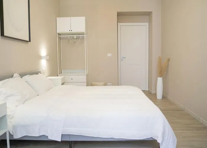 Casa Anna - Spacious In Center And Porta Nuova Station 아파트