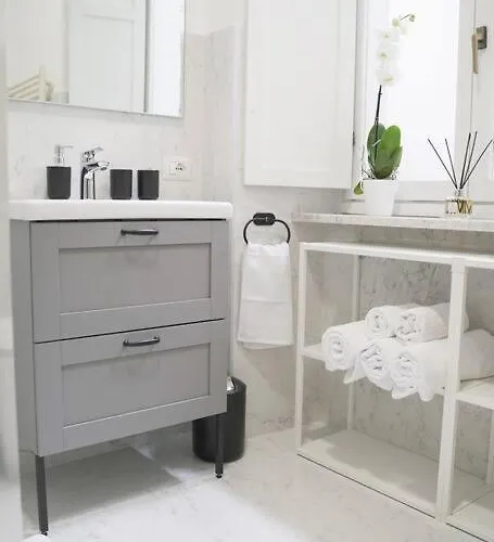 아파트 Casa Anna - Spacious In Center And Porta Nuova Station 토리노
